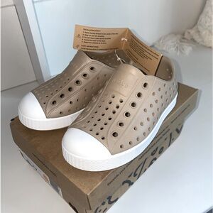 NWT Native Jefferson’s Size 7 Beige/Khaki